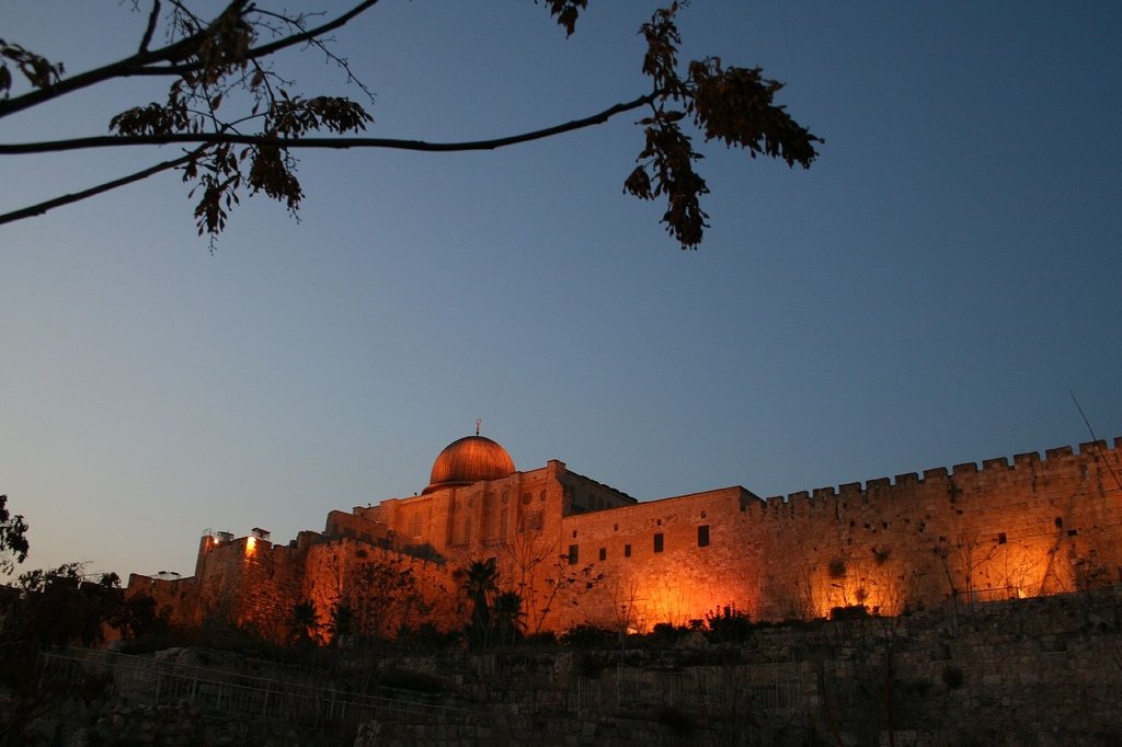 Masjid Al Aqsa in Jerusalem - Palastine (nightfall)